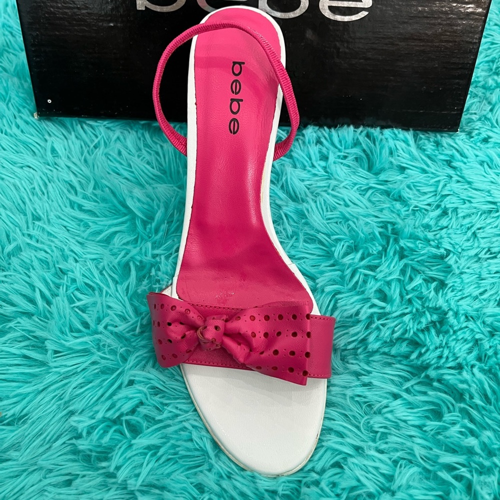 Fuschsia Viva Leather BEBE heels💗Perfect for date night or Valentine’s Day.